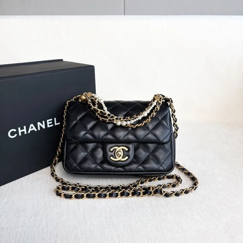 Chanel Women Pre-Loved Bag Very Good Condition - Picture 2 of 9